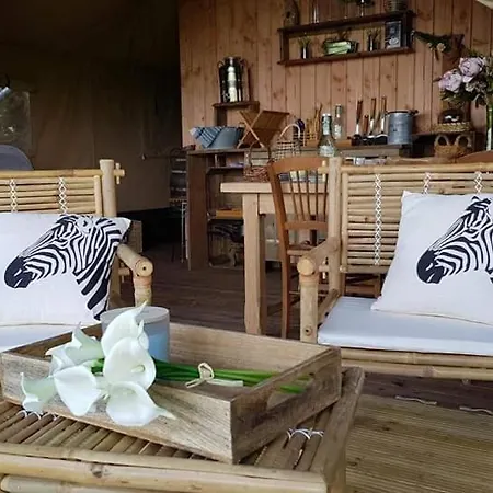 Glamping Des 2 Marguerites Parque de Campismo Bazoches-au-Houlme